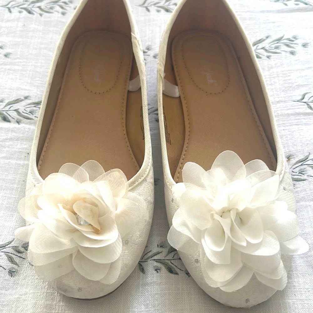 Cat & Jack shoes size 3